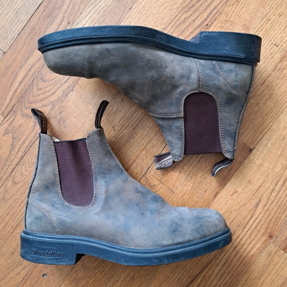 Blundstone Men’s Chelsea Boot size 8 (women’s 11)